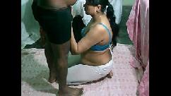 Desi mature bhabhi sucking n fucking