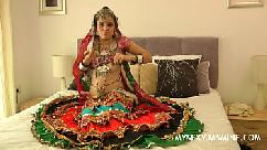 Gujarati indian babe jasmine mathur garba dance