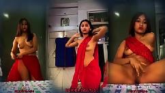 Desi girl dance and masturbation